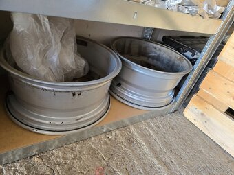 Predám 4 ks elektrónov R15, 5x108 - 3