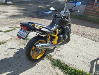 Kawasaki ZR-7 - 3