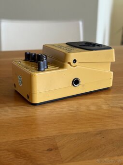Behringer graficky ekvalizer - 3