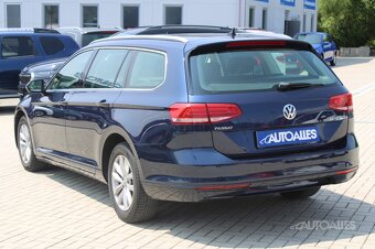 Volkswagen Passat Variant 2,0 TDi 110 kW COMFORTLINE BLUEMOT - 3