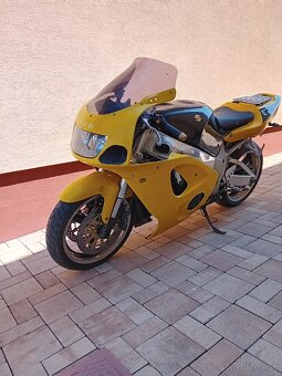 Suzuki gsxr 750 - 3