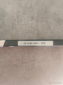 Predám hokejku CCM Jetspeed FT7 Pro - ľavačka Flex 70, P 28 - 3