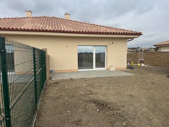 SKOLAUDOVANÝ 86,5m2 4 izbový byt v bungalove v Rovinke - 3