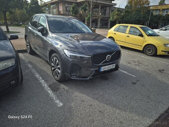 Volvo XC60 2.0 B4 mHEV Plus Dark AWD A/T - 3