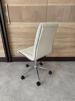 Moderná kancelárska stolička - 3