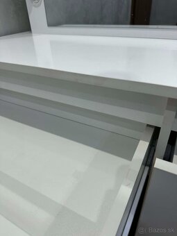 Kozmetický stolík - 3