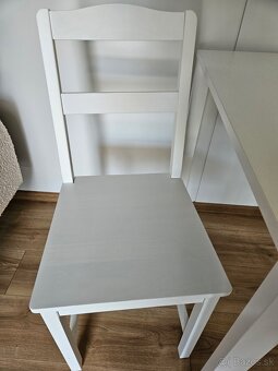 Stôl a stoličky - 3