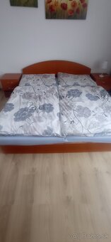 Posteľ+ nočné stoliky - 3