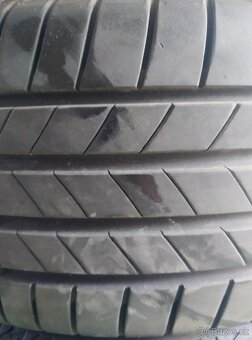 235/55/17 bridgestone dot 23 = 6,5mm - 3