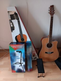 2x španielska gitara a 1x elektrická gitara Jolana - 3