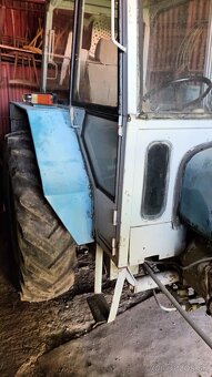 Predam traktor 4011 - 3