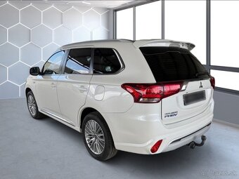 Mitsubishi Outlander 2.4i PHEV - 3
