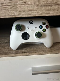 Xbox series S a volant Trustmaster TMX - 3