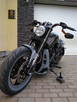 Harley Davidson V-ROD MUCLE CARBON EDITION - 3