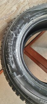 Predám 2xzimné pneumatiky 175/65 r14 Hankook - 3