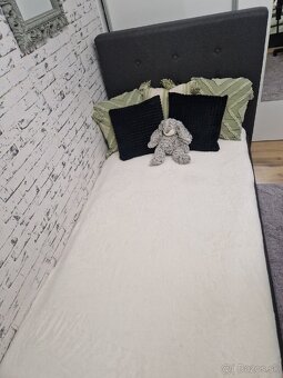 Čalúnená posteľ 90x200 s UP a matracom značky Hanry Style - 3