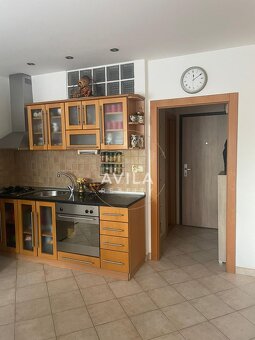 NA PREDAJ: pekný a praktický 1izbový byt o výmere 37m2 - Gal - 3