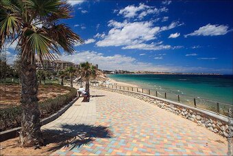 Moderné vily s bazénom a parkoviskom v blízkosti pláže v Mil - 3