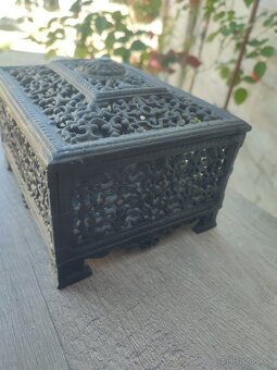 Krásná kovová truhlica 85€ - 3