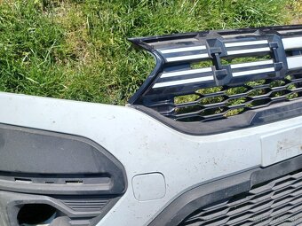 Dacia sandero stepway predný nárazník - 3