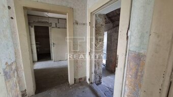 Chalupa pripravená na rekonštrukciu podľa vlastných... - 3