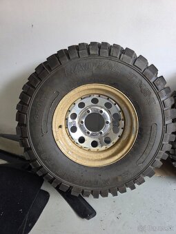 Predám disky s pneumatikami T3 na Hyundai Terracan –6×139,7 - 3