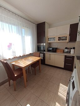 3-izbový byt s balkónom v širšom centre - 3