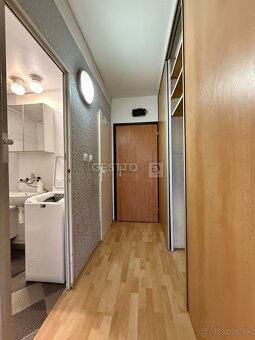 2- IZBOVÝ BYT PRENÁJOM CENTRUM VAJANSKÉHO - 3