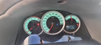 Toyota Corolla Verso kombi - 3