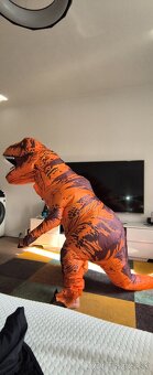 Detský nafukovací kostým dinosaura - 3