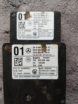 Mercedes benz - jednotky radaru , zesilovač Kardon atd - 3