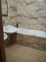 Na predaj 3-izbový, čiastočne zrekonštruovaný byt v Dunajske - 3