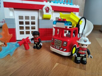 Lego Duplo 10970 - Hasičská stanica a vrtuľník - 3