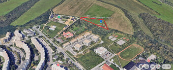 DOMY NAD GRUNTOM - 3 POZEMKY NA PREDAJ - 3