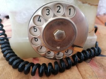 Rustikálny starý telefón - 3
