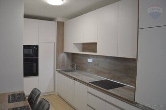 Prenájom novostavba 2 izbový byt Nitra centrum + garážové st - 3