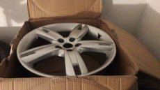 Predám 2ks alu na Jaguar S-type 5x108, 9,5Jx18 - 3