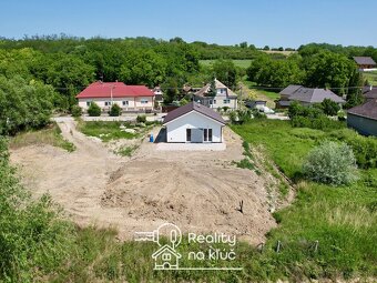 Na predaj novostavba 3-izbový rodinný dom v obci Čechy - 3