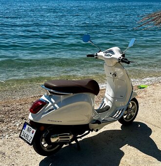 Predam VESPA PRIMAVERA 125 2900km - 3