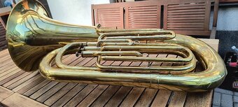 B tuba Amati - 3
