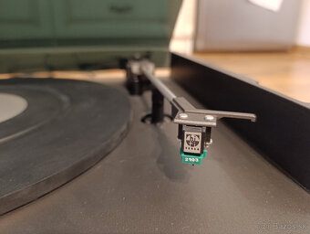 Gramofon TESLA NC470 - 3