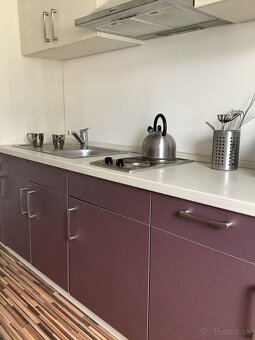 Moderná kuchyňa vo fialovom odtieni MOLLY - 3