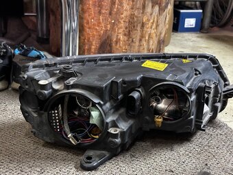 Predné svetlá octavia 3 xenon - 3