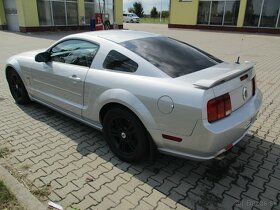 Mustang V8 GT, S197, manual, bez nehôd - 3