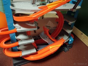 Mattel Hot Wheels Garáž se smyčkou - 3