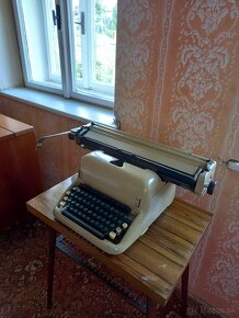 Predám retro písací stroj. - 3