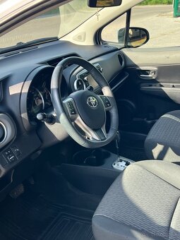 Toyota Yaris 1.3 CVT - 3