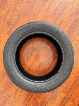 Predám jedenú ľetnú pneumatíku 215/55R17 Hankook - 3