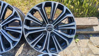 5x114,3 R17 --- TOYOTA COROLLA - 3