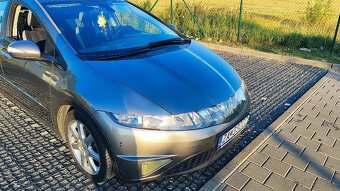 Predám Hondu Civic 1.8 Vtec SPORT - 3
